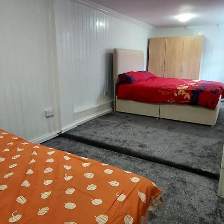 Lovely 3-Bed Apartment In Parkgate Rotherham Exterior foto