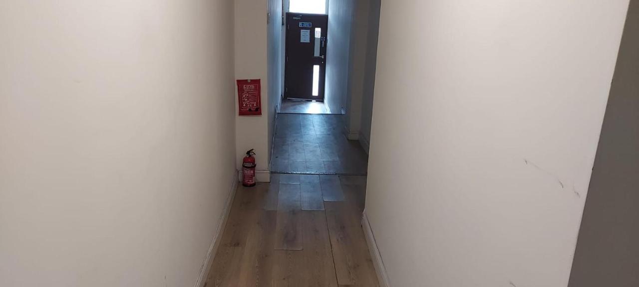 Lovely 3-Bed Apartment In Parkgate Rotherham Exterior foto